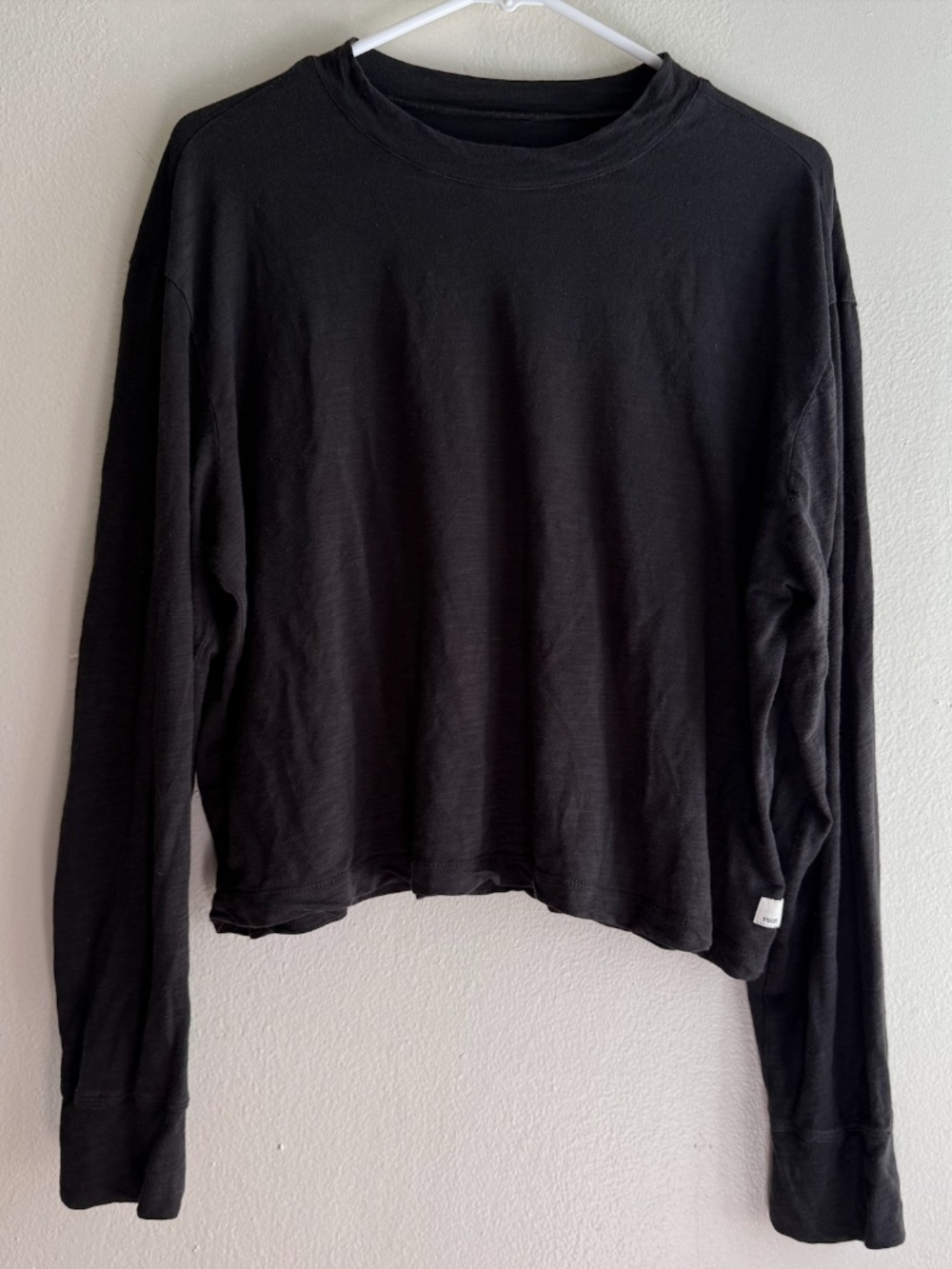 VUORI CROPPED LONG SLEEVE SHIRT SIZE XL